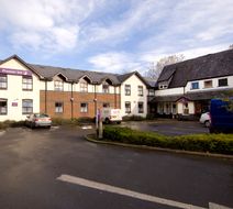 Premier Inn Stockport South Exterior