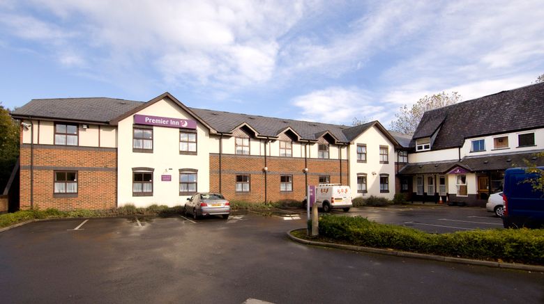 <b>Premier Inn Stockport South Exterior</b>. Images powered by <a href="https://www.leonardoworldwide.com/" title="Leonardo Worldwide" target="_blank">Leonardo</a>.