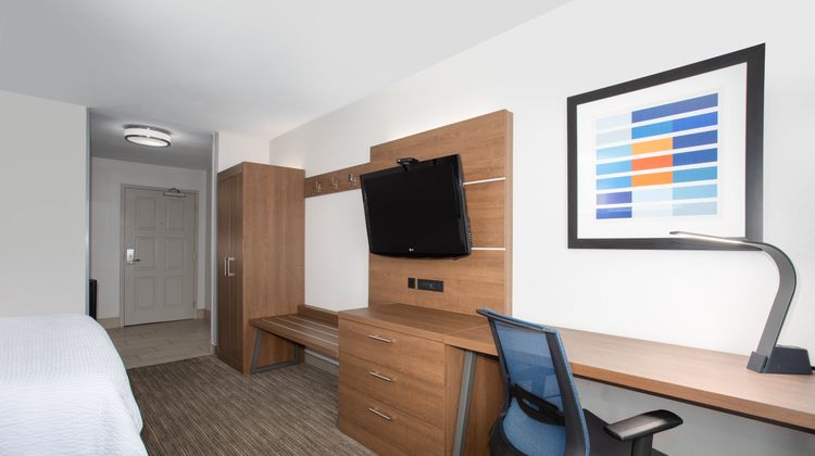 Holiday Inn Express Hotel & Suites Room