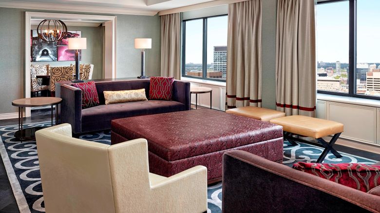 <b>Sheraton Centre Toronto Hotel Room</b>. Images powered by <a href="https://www.leonardoworldwide.com/" title="Leonardo Worldwide" target="_blank">Leonardo</a>.