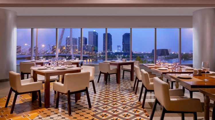 Le Meridien  Saigon Restaurant