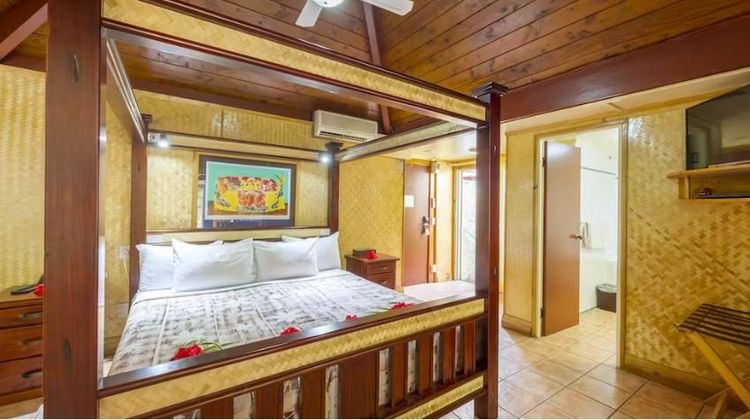 The Rarotongan Beach Resort & Lagoonarium Suite