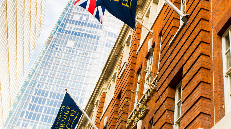 London Bridge Hotel Exterior