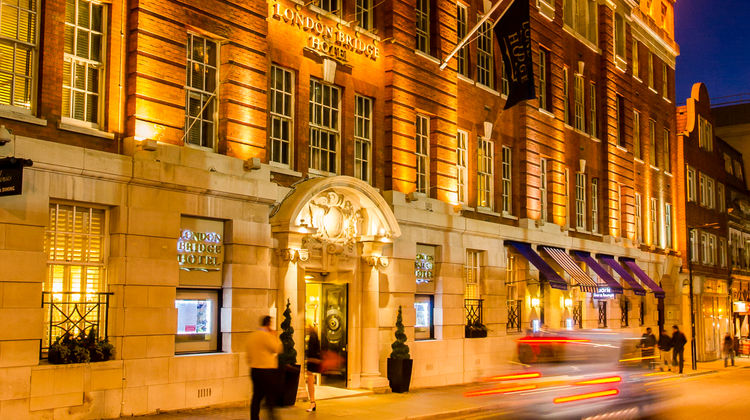 London Bridge Hotel Exterior