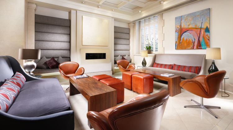 London Bridge Hotel Lobby