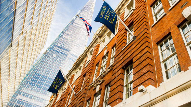 London Bridge Hotel Exterior