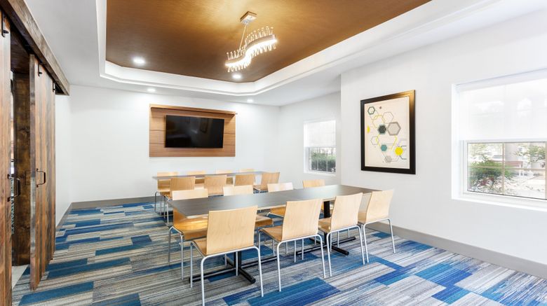 <b>Holiday Inn Express Hotel & Suites Meeting</b>. Images powered by <a href="https://www.leonardoworldwide.com/" title="Leonardo Worldwide" target="_blank">Leonardo</a>.