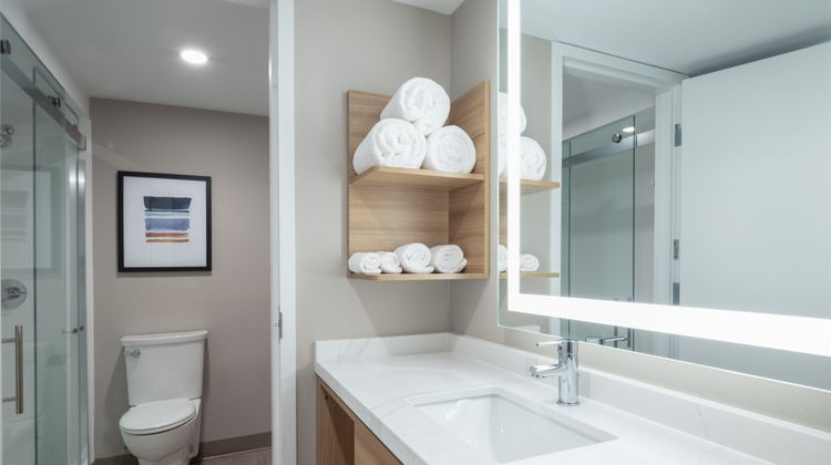 Staybridge Suites Chicago O'Hare Airport Suite