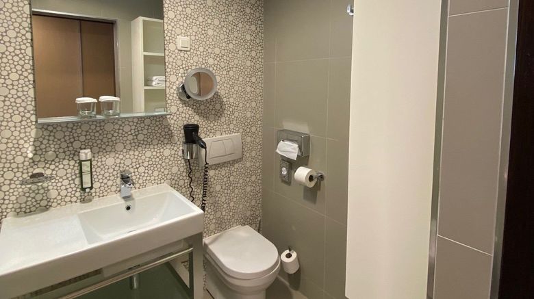 <b>Habakuk Hotel Room</b>. Images powered by <a href="https://www.leonardoworldwide.com/" title="Leonardo Worldwide" target="_blank">Leonardo</a>.