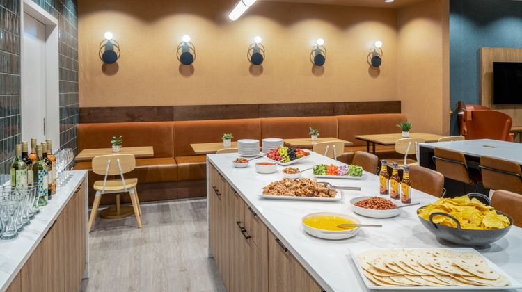 Staybridge Suites Chicago O'Hare Airport Restaurant