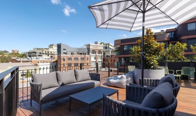 202 Elizabeth Exterior