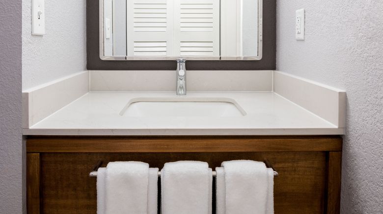 <b>Courtyard Charlotte Ballantyne Room</b>. Images powered by <a href="https://www.leonardoworldwide.com/" title="Leonardo Worldwide" target="_blank">Leonardo</a>.