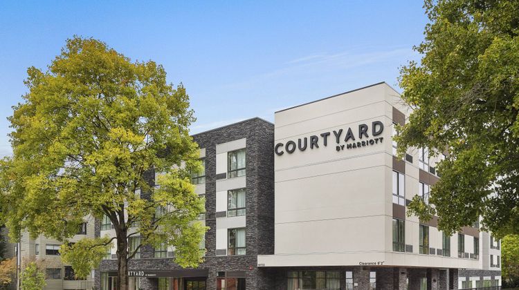 Courtyard by Marriott Seattle Northgate Exterior
