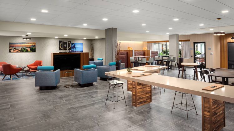 Courtyard by Marriott Seattle Northgate Lobby