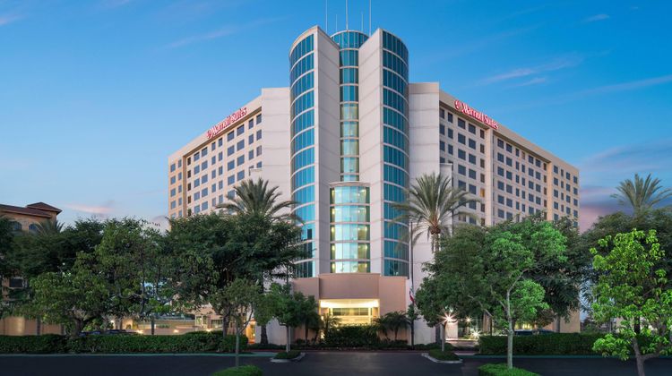 Anaheim Marriott Suites Exterior
