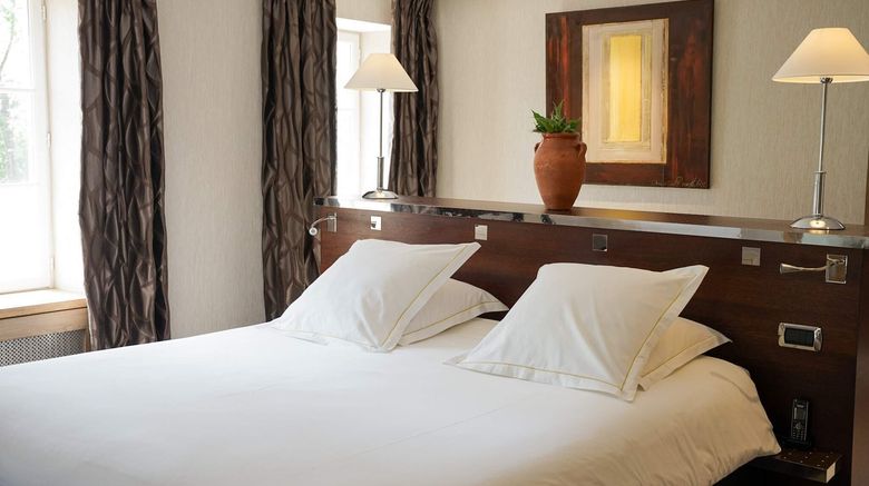<b>Hostellerie de Levernois Suite</b>. Images powered by <a href="https://www.leonardoworldwide.com/" title="Leonardo Worldwide" target="_blank">Leonardo</a>.