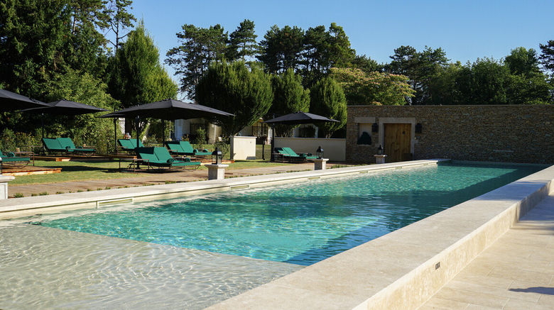 <b>Hostellerie de Levernois Pool</b>. Images powered by <a href="https://www.leonardoworldwide.com/" title="Leonardo Worldwide" target="_blank">Leonardo</a>.