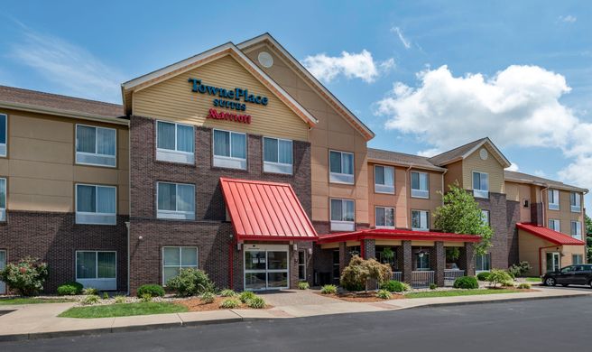 TownePlace Suites Vincennes Exterior