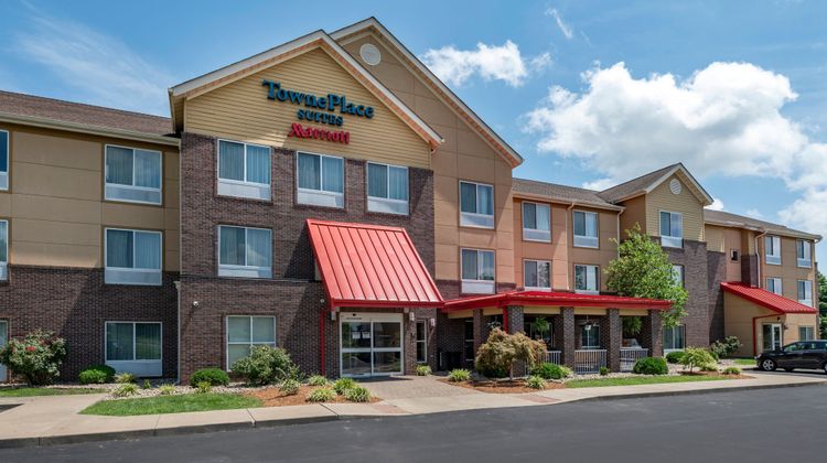 TownePlace Suites Vincennes Exterior