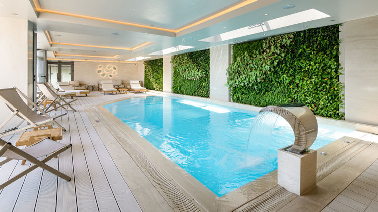 Holiday Inn Thessaloniki Pool