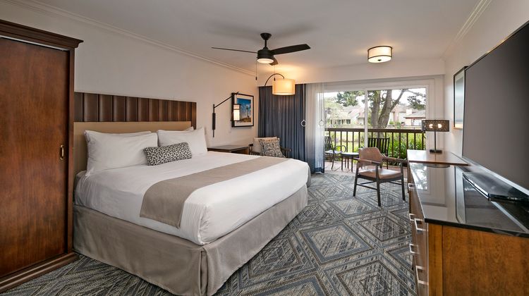 Half Moon Bay Lodge Room