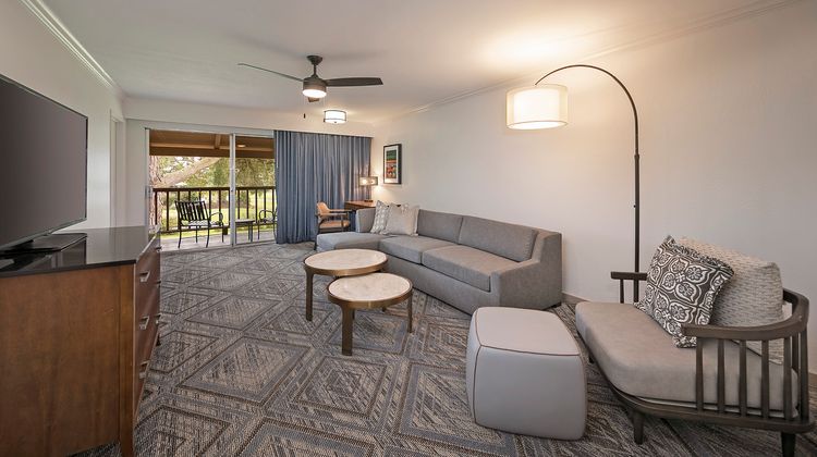 Half Moon Bay Lodge Suite