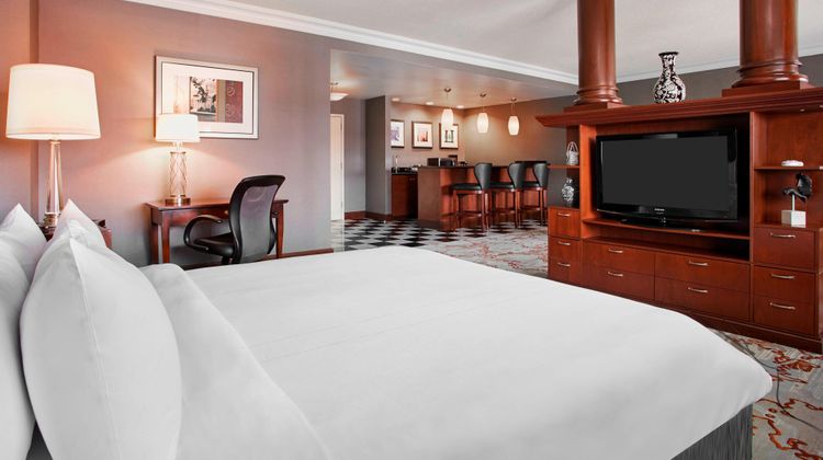 Teaneck Marriott at Glenpointe Suite