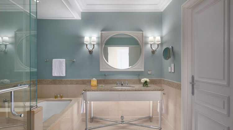 Four Seasons Hotel Alexandria Room