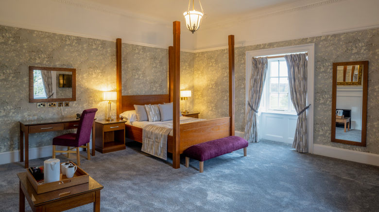 <b>Hazlewood Castle Suite</b>. Images powered by <a href="https://www.leonardoworldwide.com/" title="Leonardo Worldwide" target="_blank">Leonardo</a>.