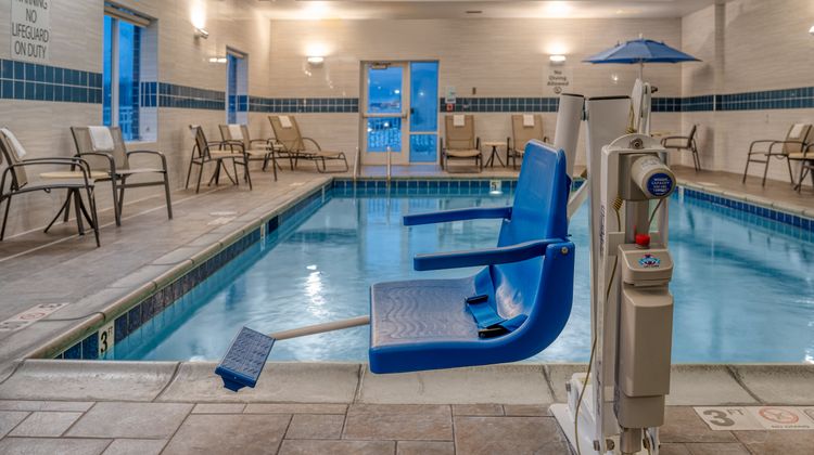Holiday Inn Express & Stes Edwardsville Pool