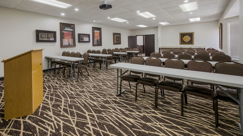 <b>Red Roof PLUS Knoxville West-Cedar Bluff Meeting</b>. Images powered by <a href="https://www.leonardoworldwide.com/" title="Leonardo Worldwide" target="_blank">Leonardo</a>.