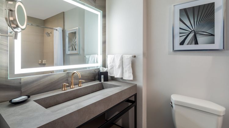 Crowne Plaza Los Angeles Harbor Hotel Room