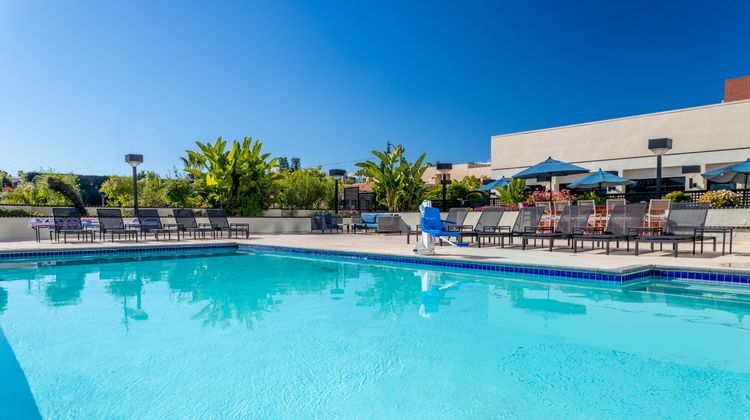 Crowne Plaza Los Angeles Harbor Hotel Pool