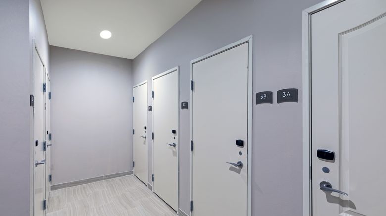 <b>Staybridge Suites IAH Airport East Lobby</b>. Images powered by <a href="https://www.leonardoworldwide.com/" title="Leonardo Worldwide" target="_blank">Leonardo</a>.