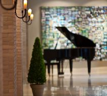 Renaissance Arts Hotel Lobby
