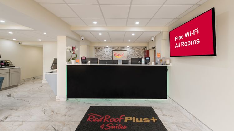 Red Roof PLUS+ Virginia Beach - Seaside Lobby