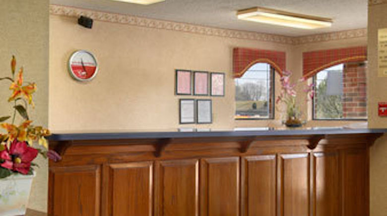 <b>Red Roof Inn & Suites Cleveland, TN Lobby</b>. Images powered by <a href="https://www.leonardoworldwide.com/" title="Leonardo Worldwide" target="_blank">Leonardo</a>.