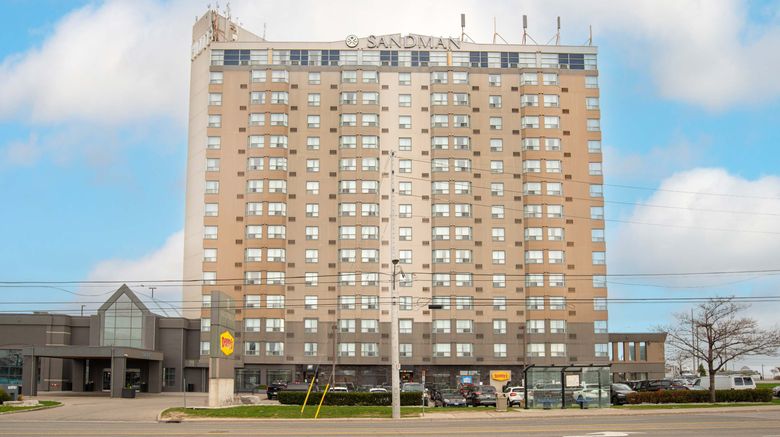 <b>Sandman Signature Mississauga Hotel Exterior</b>. Images powered by <a href="https://www.leonardoworldwide.com/" title="Leonardo Worldwide" target="_blank">Leonardo</a>.