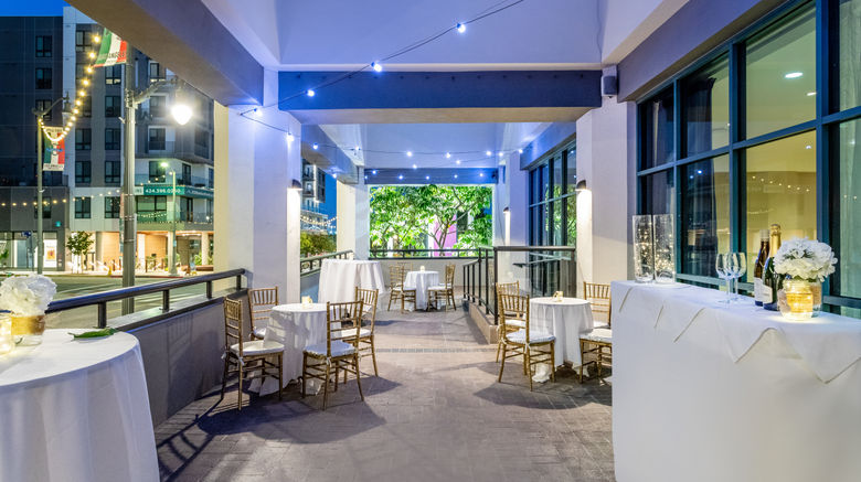 <b>Crowne Plaza Los Angeles Harbor Hotel Restaurant</b>. Images powered by <a href="https://www.leonardoworldwide.com/" title="Leonardo Worldwide" target="_blank">Leonardo</a>.