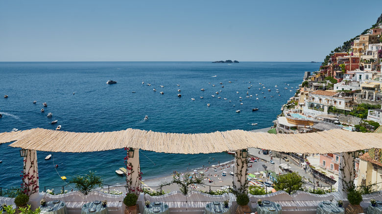 <b>Le Sirenuse Hotel Pool</b>. Images powered by <a href=https://www.travelagewest.com/Hotels/Positano-Italy/