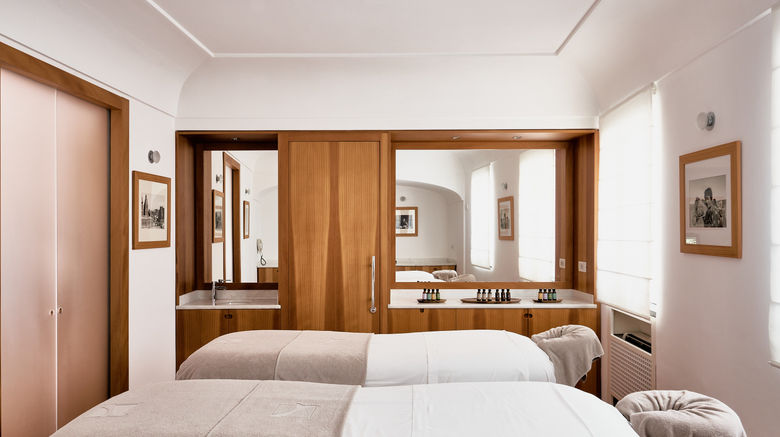 <b>Le Sirenuse Hotel Spa</b>. Images powered by <a href=https://www.travelagewest.com/Hotels/Positano-Italy/