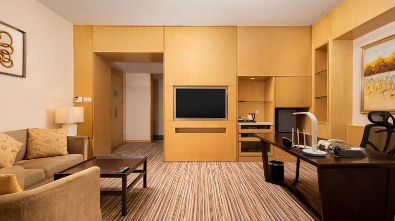 <b>Holiday Inn Shijiazhuang Central Suite</b>. Images powered by <a href="https://www.leonardoworldwide.com/" title="Leonardo Worldwide" target="_blank">Leonardo</a>.