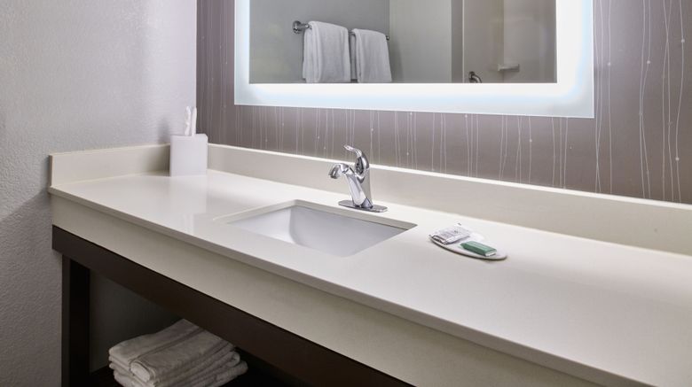 <b>Courtyard by Marriott Columbus Downtown Room</b>. Images powered by <a href="https://www.leonardoworldwide.com/" title="Leonardo Worldwide" target="_blank">Leonardo</a>.