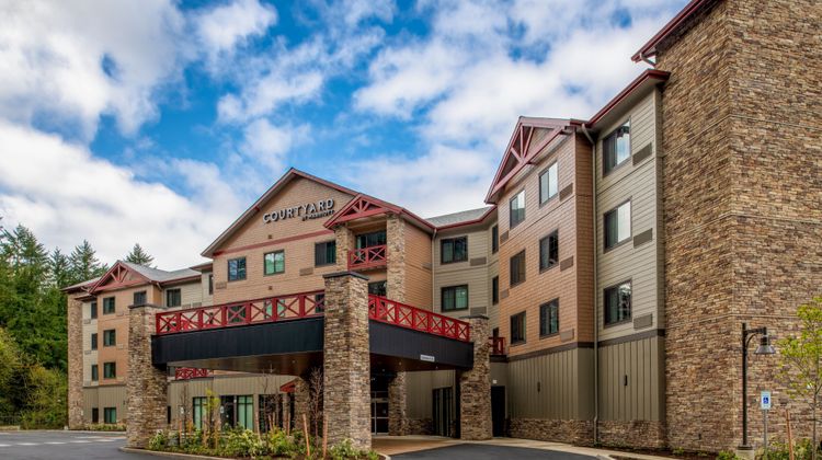 Courtyard by Marriott Olympia Exterior