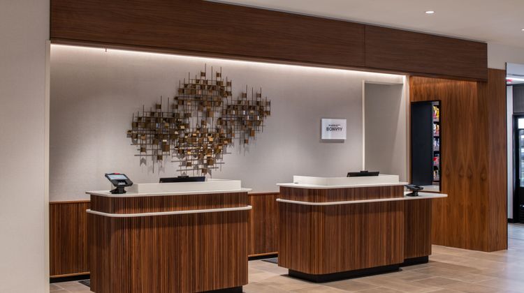 Courtyard by Marriott Olympia Lobby