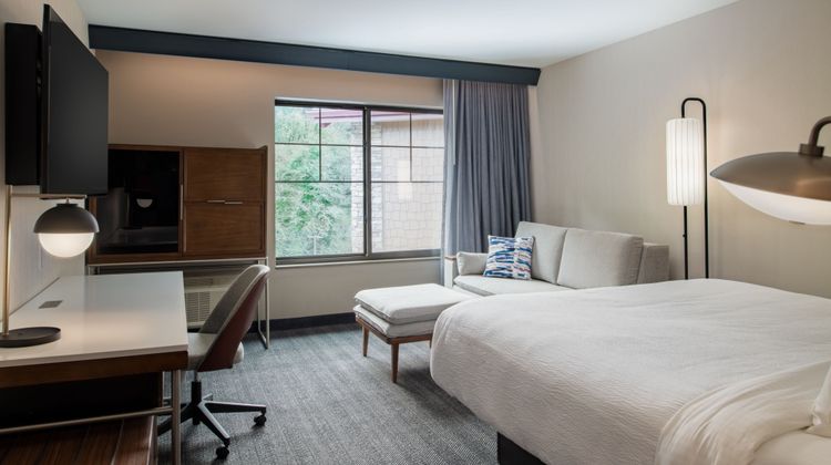 Courtyard by Marriott Olympia Room
