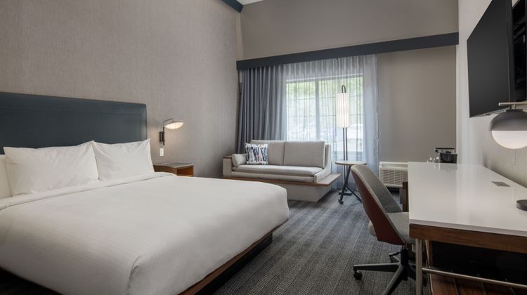 Courtyard by Marriott Olympia Room