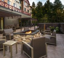 Courtyard by Marriott Olympia Exterior