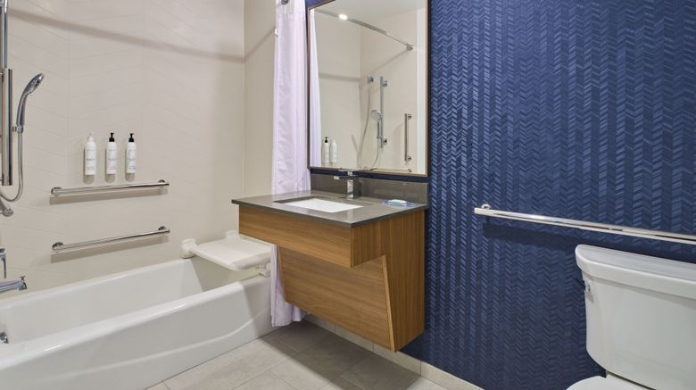 <b>Fairfield Inn & Suites by Marriott Room</b>. Images powered by <a href="https://www.leonardoworldwide.com/" title="Leonardo Worldwide" target="_blank">Leonardo</a>.