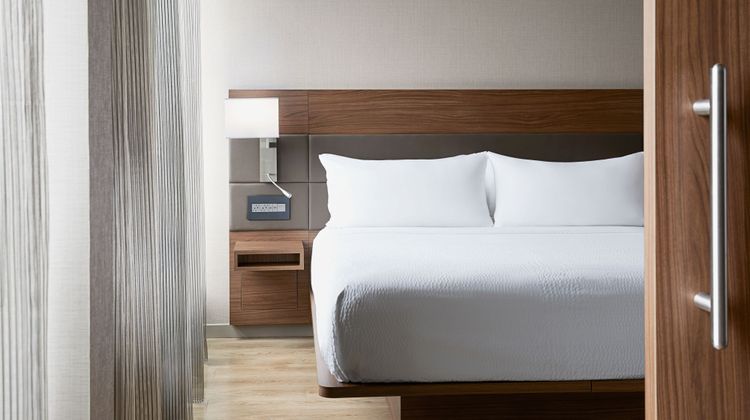 AC Hotel Bloomington Mall of America Suite